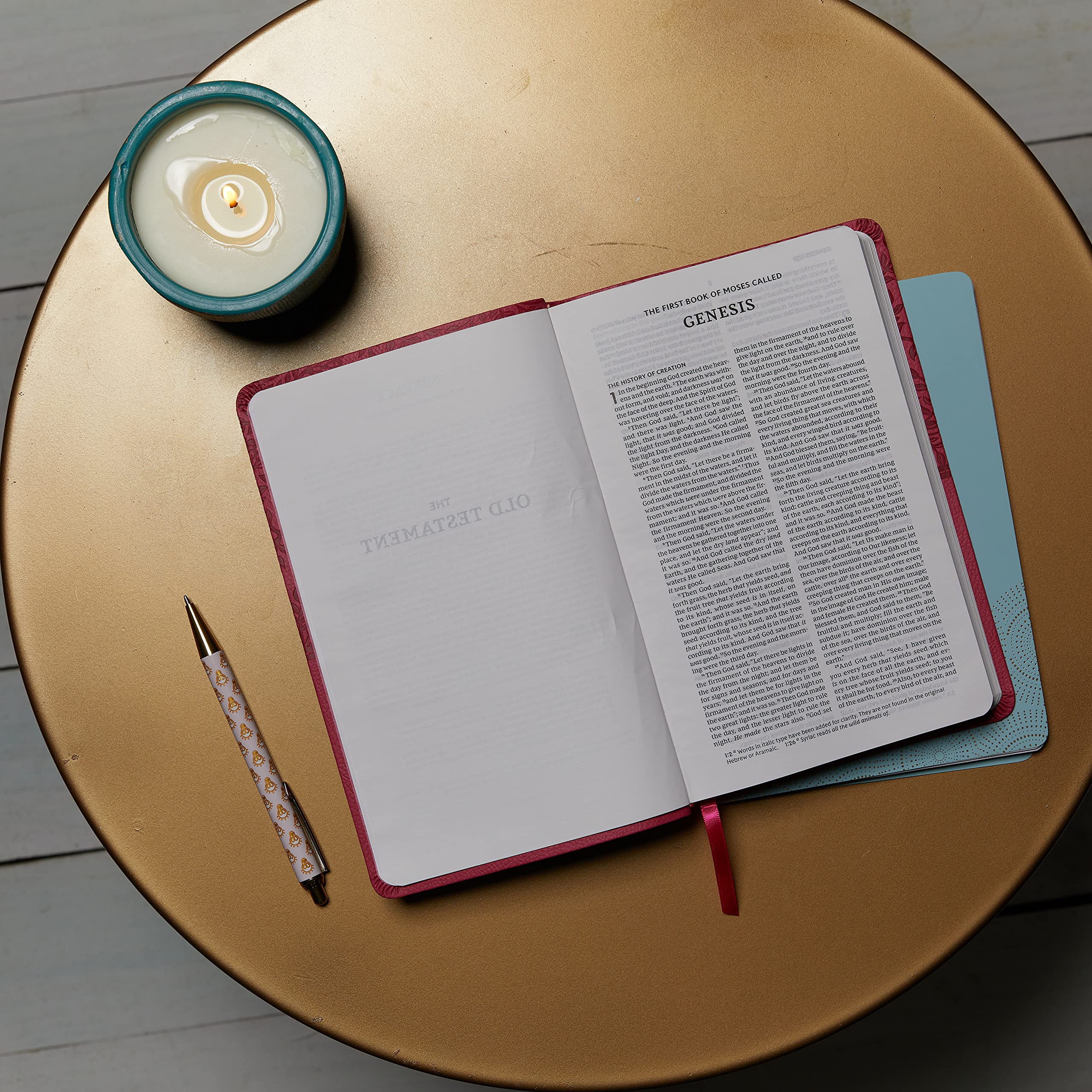 NKJV Value Thinline Bible, Navy Leathersoft