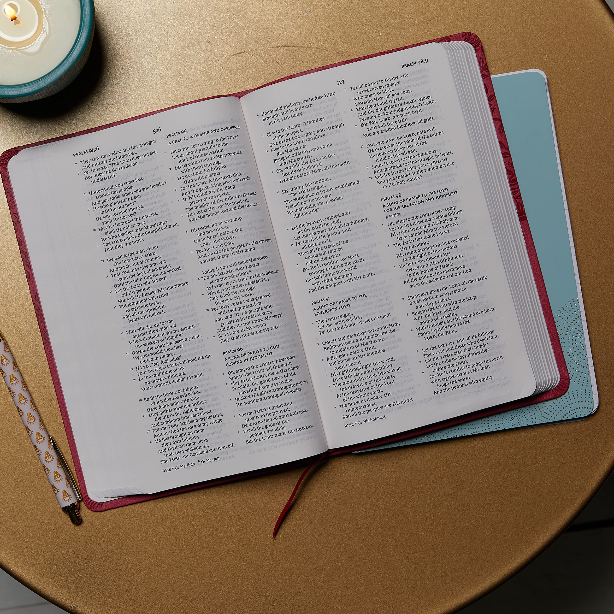 NKJV Value Thinline Bible, Navy Leathersoft