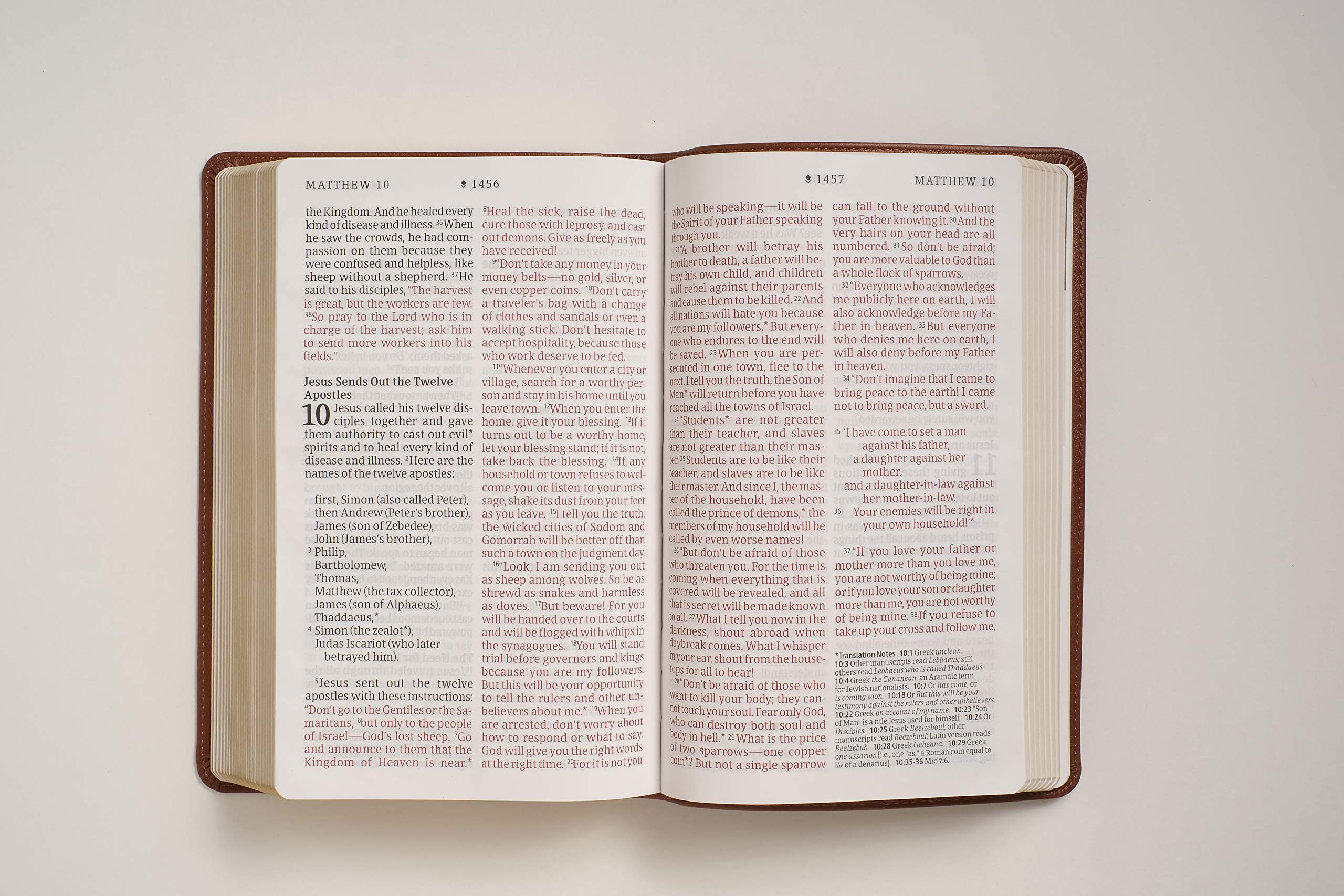 ROCKONLINE | NLT Personal Size Giant Print, Leatherlike, Rustic Brown (Filament Bible App) | Tyndale | New Creation Church | NCC | Joseph Prince | ROCK Bookshop | ROCK Bookstore | Star Vista | Free delivery for Singapore Orders above $50.